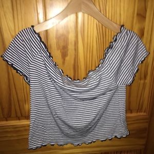 Lettuce hem crop top